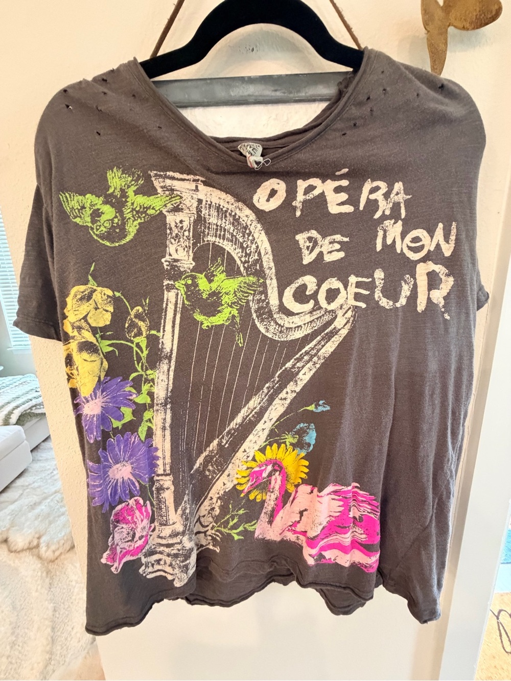 Magnolia Pearl Gray Graphic Harp Tee with Multicolor Floral Accents